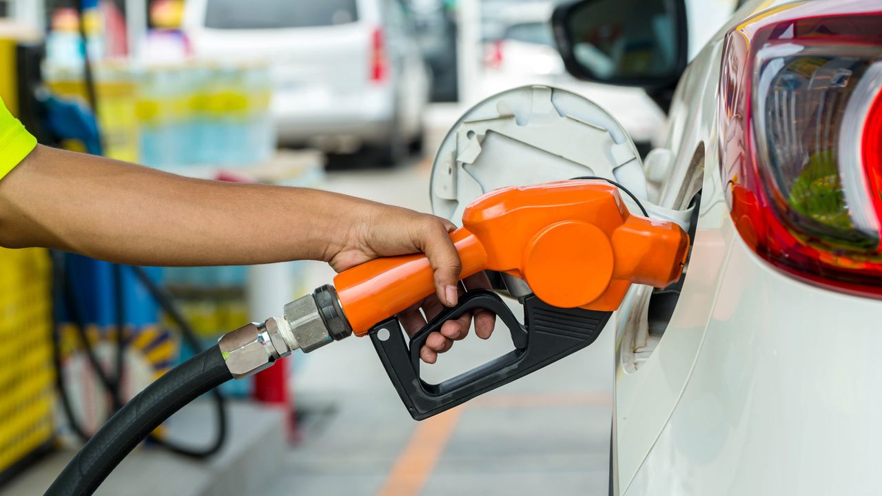 Preço da gasolina tem alta em postos de todo país. Em Natal, passa de  R$5,40 - Ponta Negra News