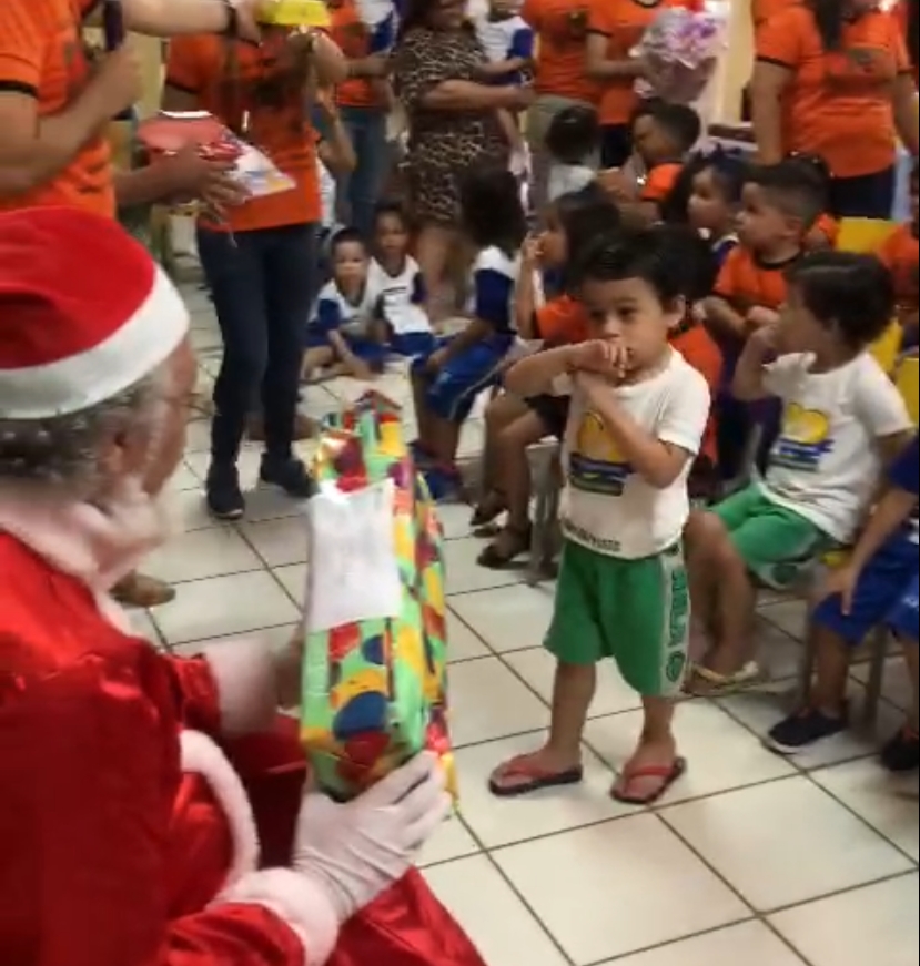 Vídeo: Começa a entrega dos presentes do projeto Papai Noel dos Correios em  Natal - Ponta Negra News